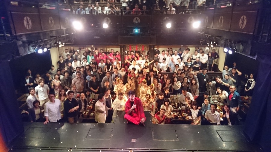 劇場で開かれたイベントの様子